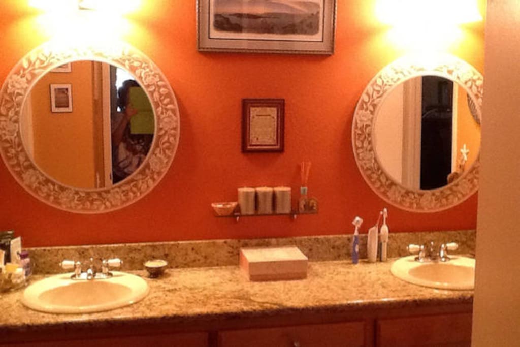 double vanity, granite counters, full bath, upstairs