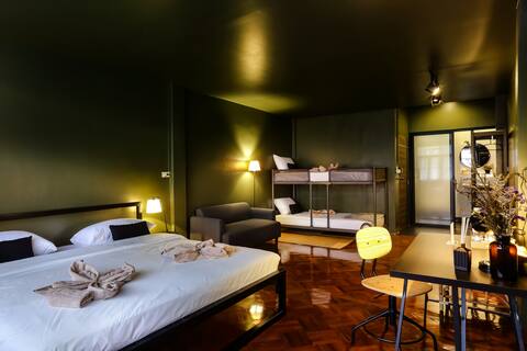 Big room near Wat Pho