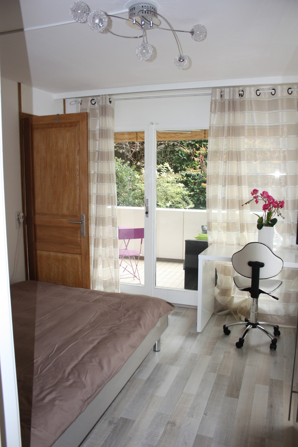 Lausanne - Room With Terrace & Private Bathroom - Apartments For Rent ...