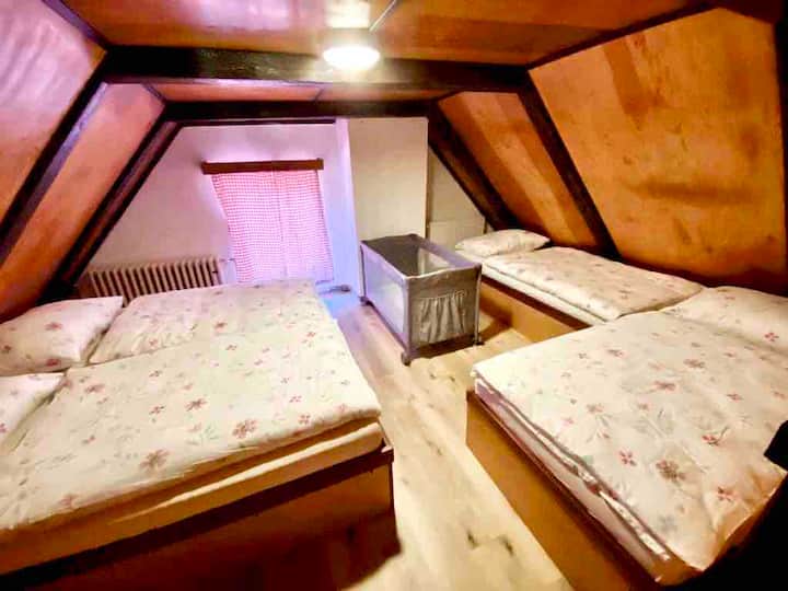 Chumba cha kulala # 1 (kitanda 1 cha watu wawili, kitanda 2x)
Chumba cha kulala n.1 (kitanda 1, vitanda 2)