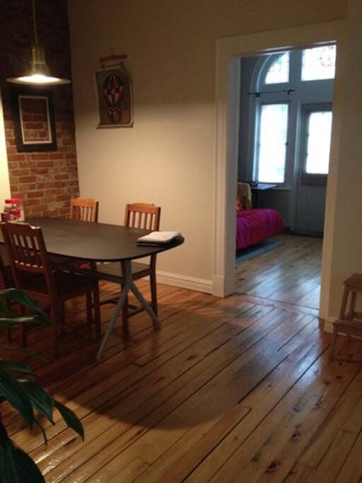 Salle à manger et chambre 2