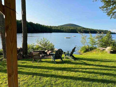 Tranquil 4br/2ba Modern Lake House on Hobbs Pond