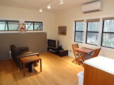 Top Airbnb: Cozy Secluded Accessible West Wing in Chapel Hill