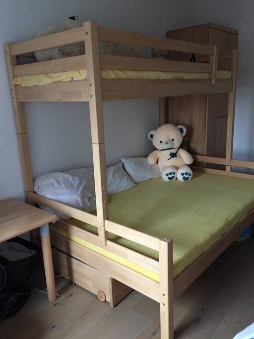 2nd bedroom