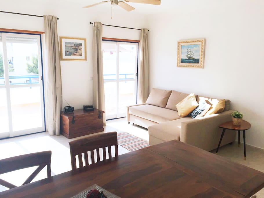 Beautiful 65m2 apartment with sunny 30m2 terrace in the center of Ericeira