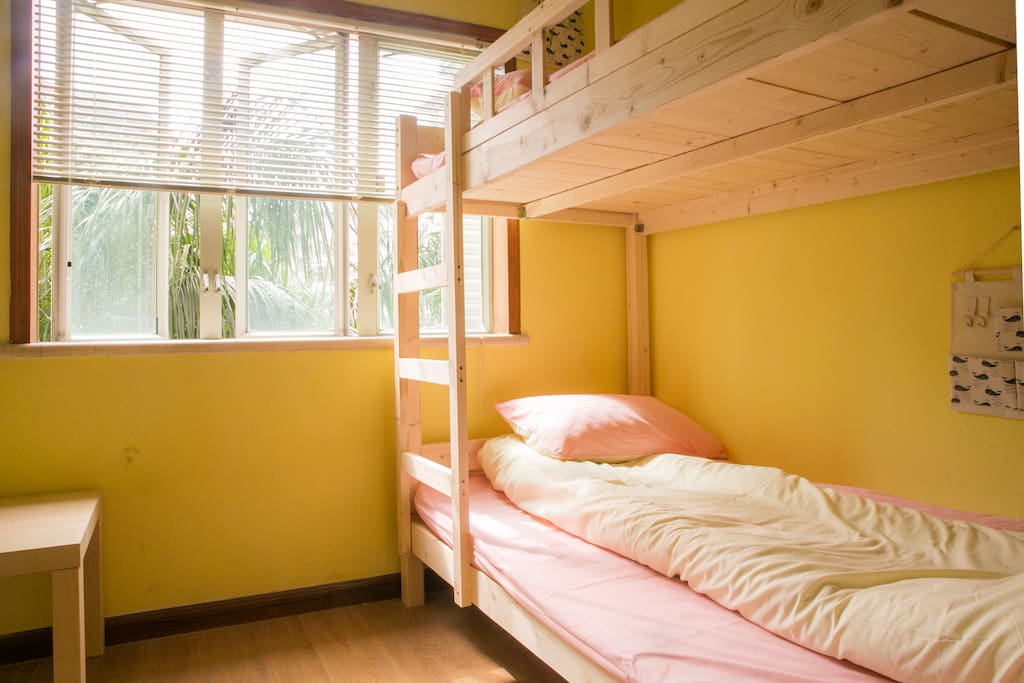 女生四人间(Four Bed Room)