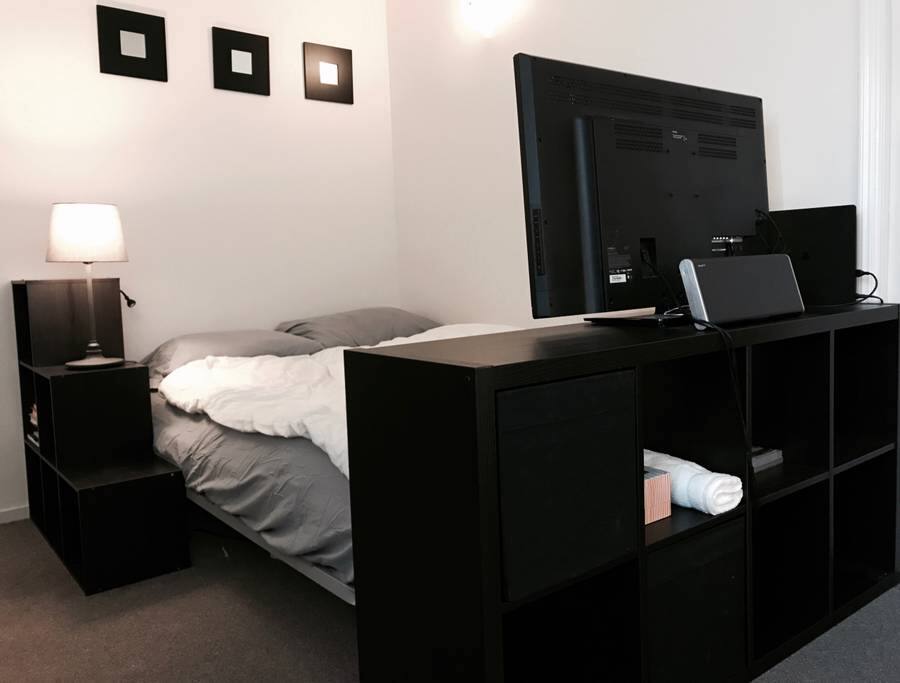 40" TV, Chromecast, Netflix, PS4, Bluetooth Speaker ready