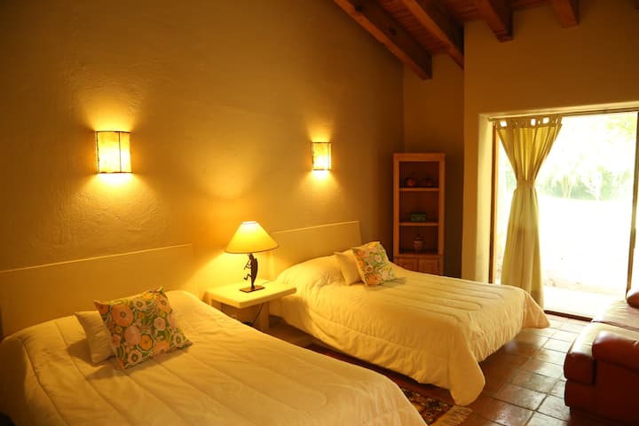 חדר שינה 2 מיטות זוגיות