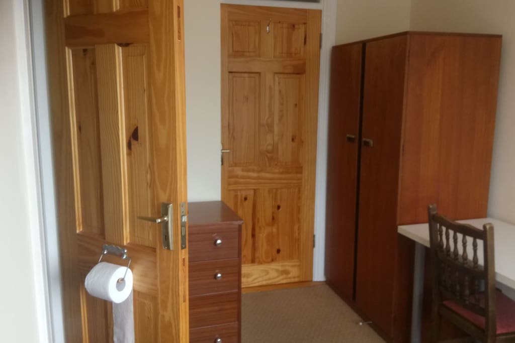 Attached en suite