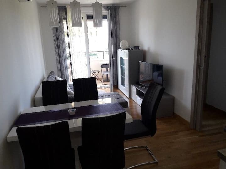Mariner - Sea View Modern 3rd Floor Apartment - Solin