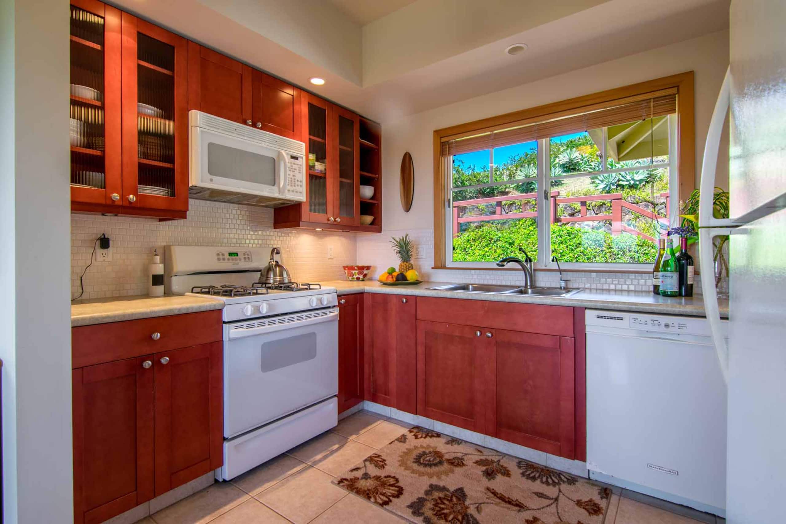 Home in Haiku-Pauwela · ★4.91 · 2 bedrooms · 3 beds · 1 bath - Photo 16