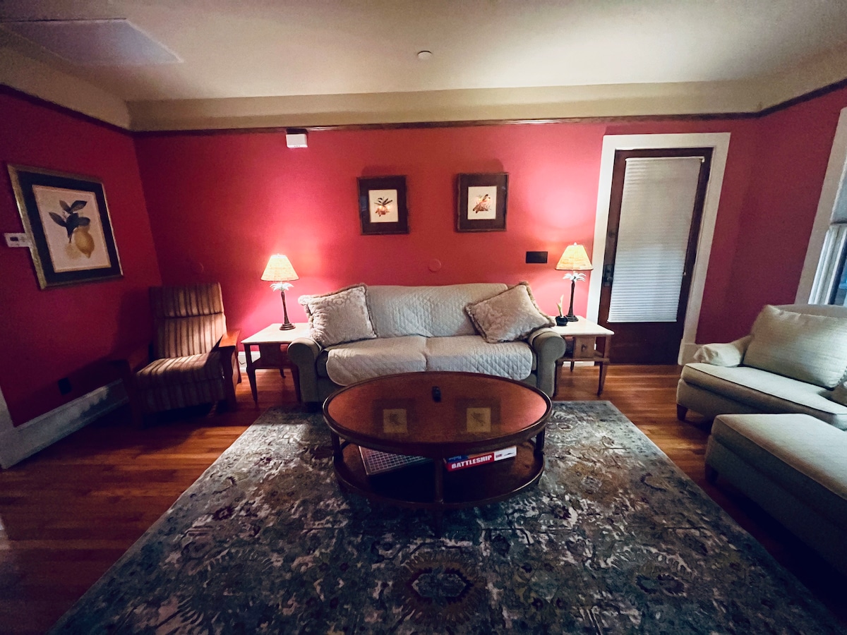 Top Airbnb: The Master Craftsman in Fort Myers