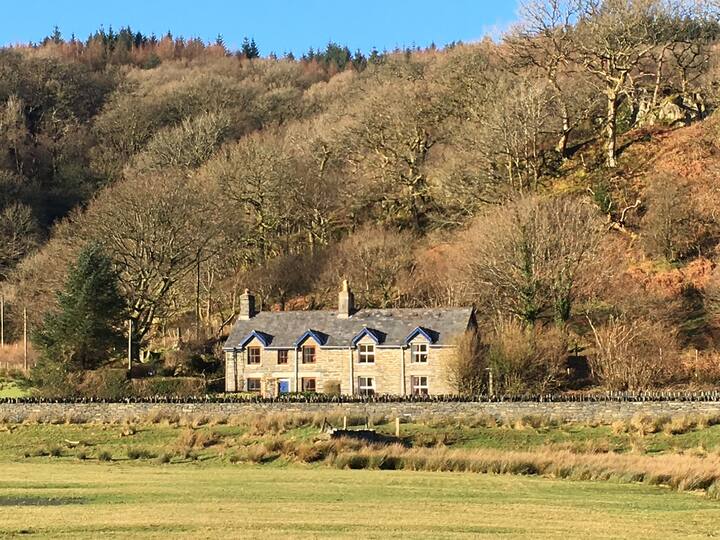 Two semidetached Cottages Cottages for Rent in Conwy Principal Area