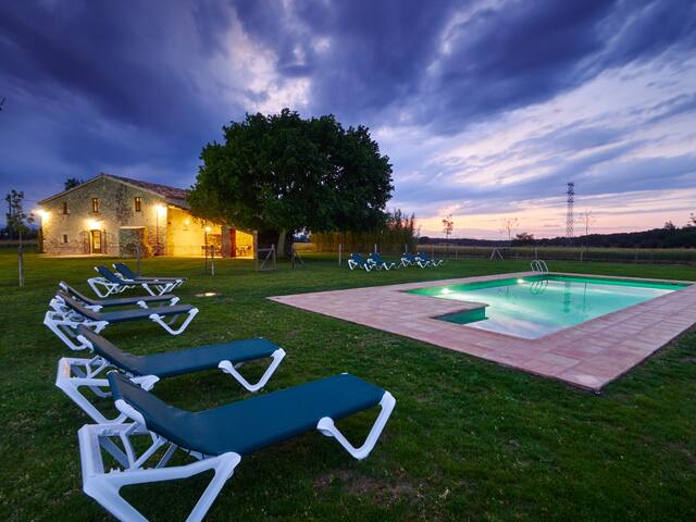 Masia en entorno muy tranquilo en plena naturaleza gallery image 5