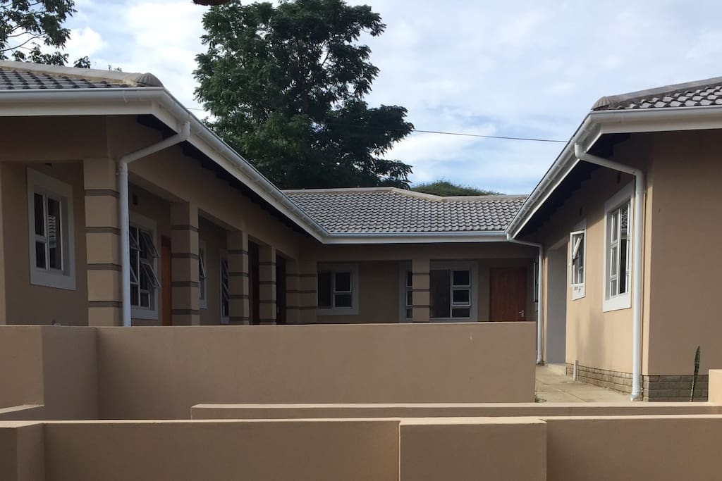 Hinterland Lodge Bed and breakfasts for Rent in Thokoza, KwaZulu