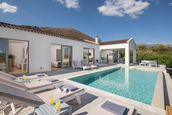 White Dream Villa – Heated Pool Near Georgioupolis