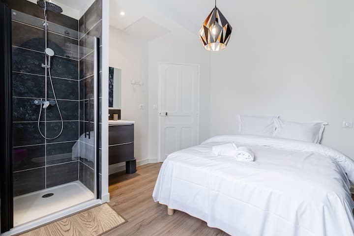 חדר שינה מס '3 למעלה, נוף לגינה