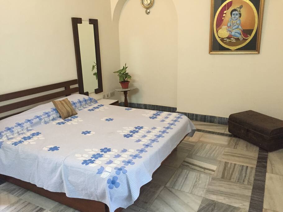 A very spacious room