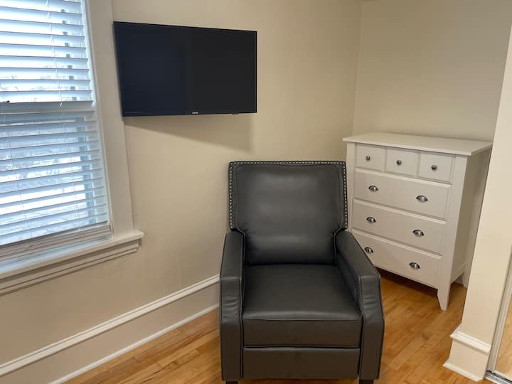 Главен простор за читање во апартман