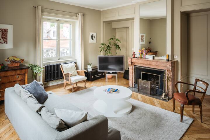 Beautiful Duplex Place d’Ainay/Bellecour 160 m² gallery image 2