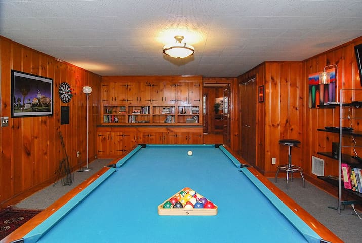 Cozy Ranch with Pool and Game Room Near Downtown