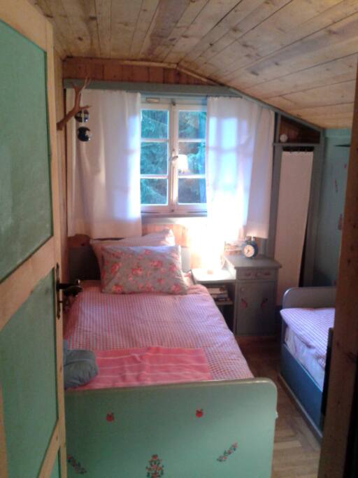 das blaue Zimmer
the blue room