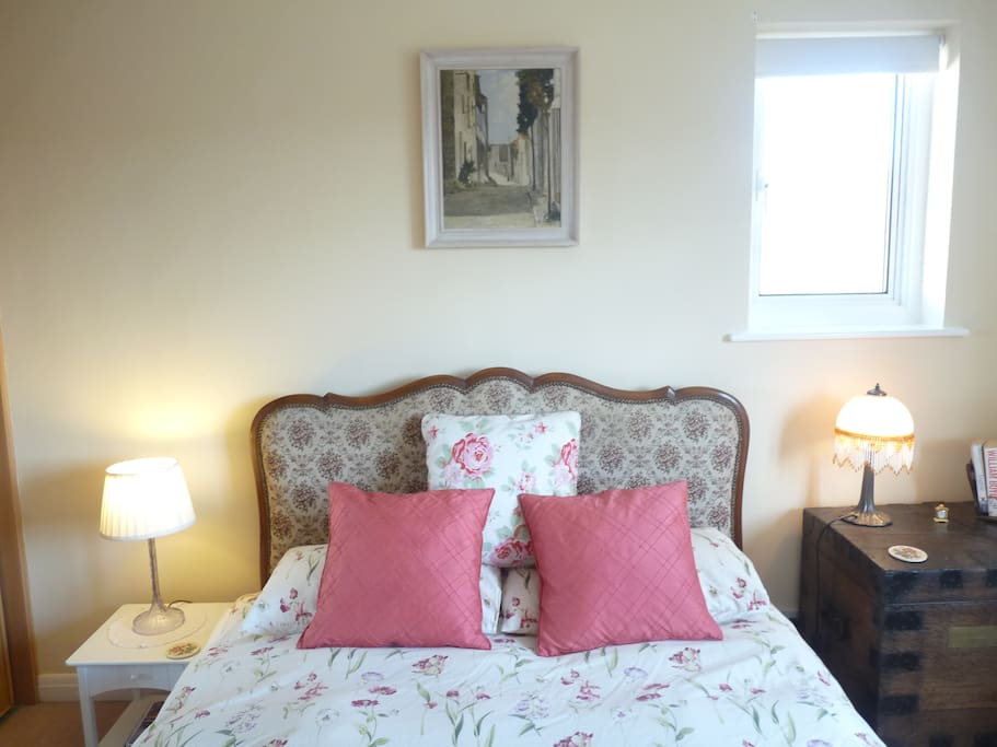 Very comfortable French double bed with 100% cotton bed linen.