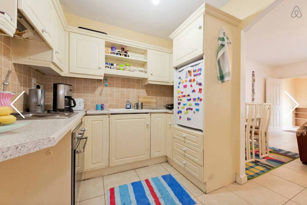 Common Area - Kitchen