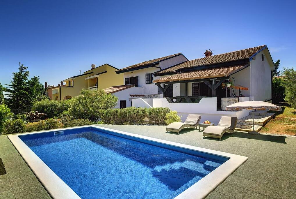 House Villa Ruža (V3832-K1) - Liznjan의 빌라에서 살아보기, HR, 크로아티아