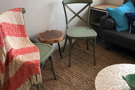 Capt Craigs Guest Quarters
Remodeled 1/1 Apartment