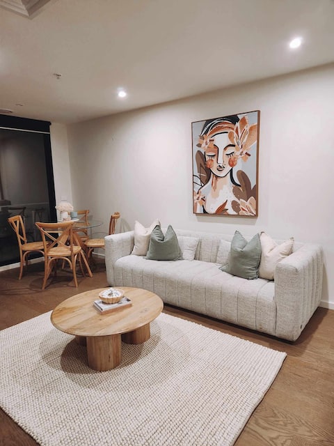 Top performing Airbnb: Fitzroy St, Stkilda resort style. in St Kilda