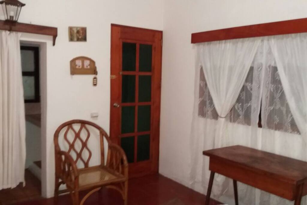 Habitación amueblada.