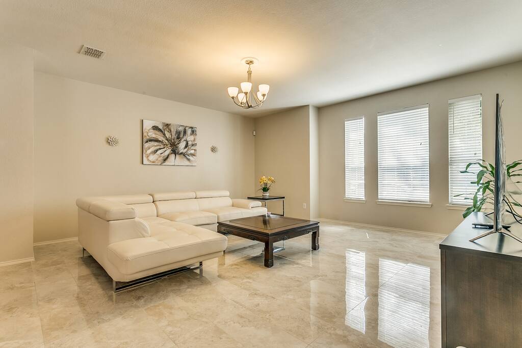 Spacious living room