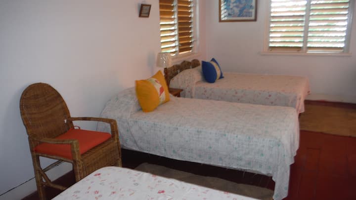 Rosa bedroom 2