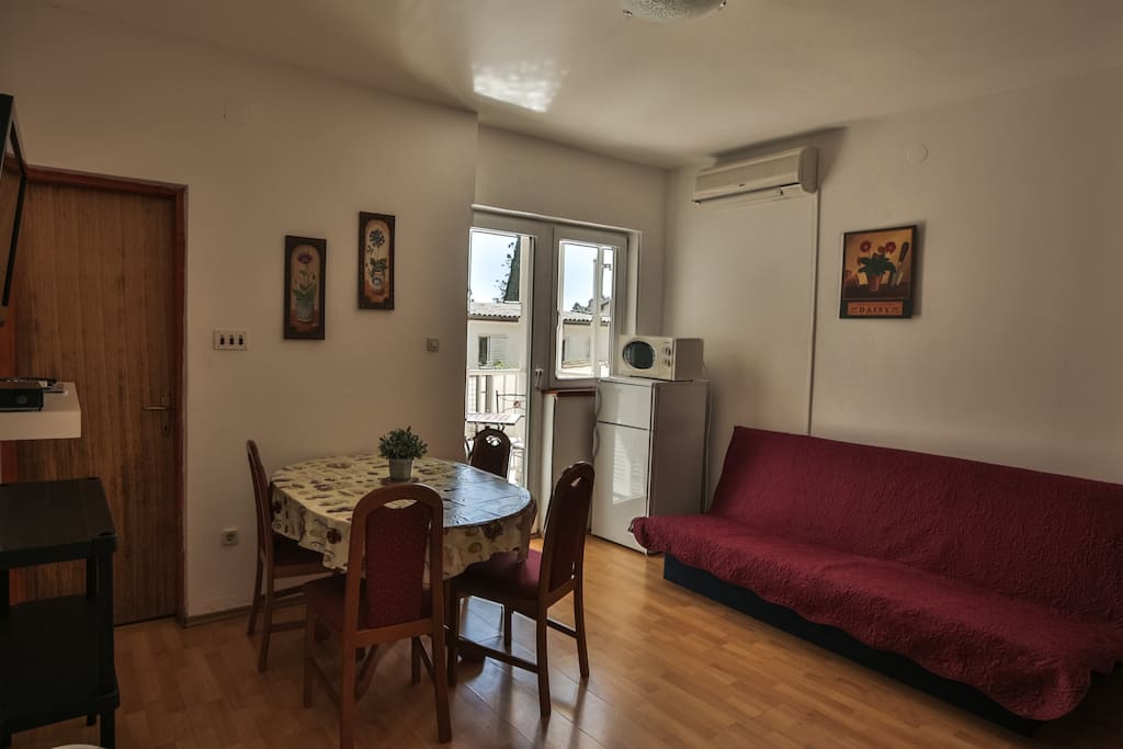 Living/Dinning room