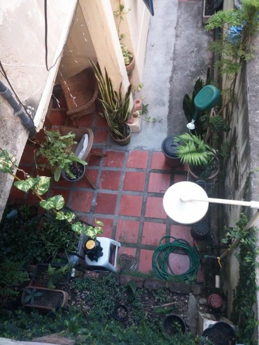 Quintal com Chuveiro
Backyard with shower