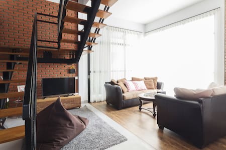 Tala House Bandung, 3 BR, up to 8 guest.