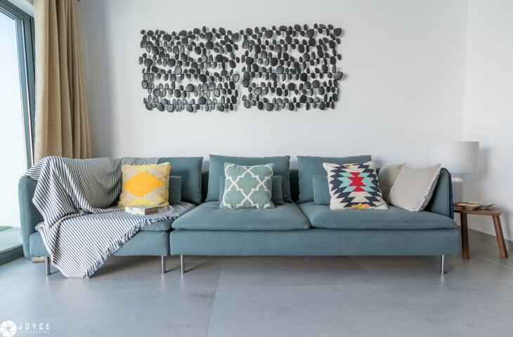 The Pool House – Relax & Swim with stunning view gallery image 5