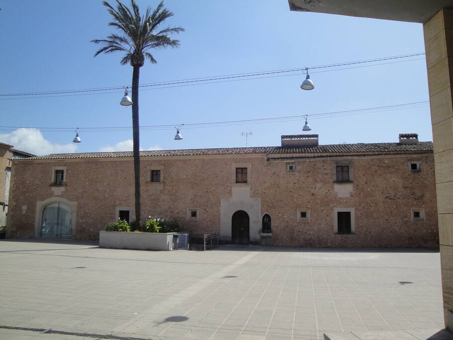 Casal de Can Pere Ignasi (plaza del Ayuntamiento)