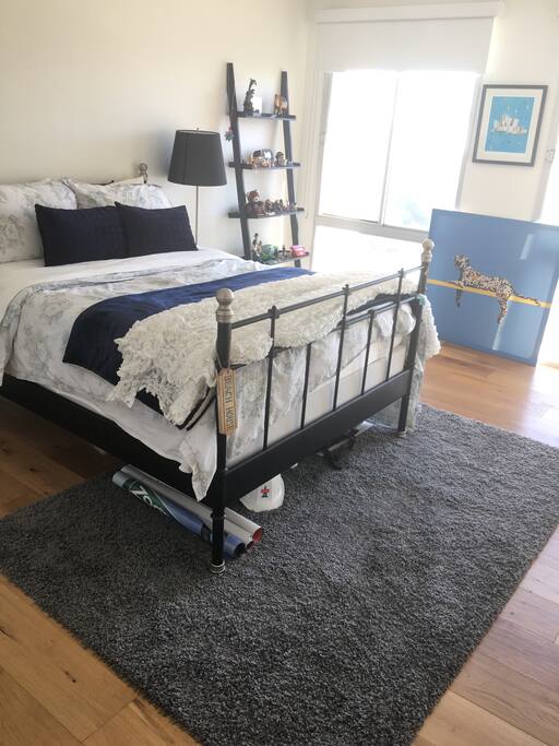 Guest bedroom