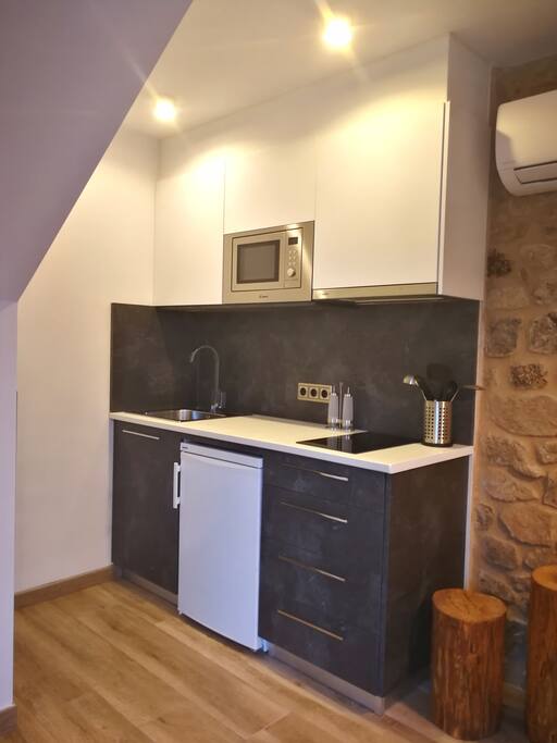 Cocina completamente equipada.