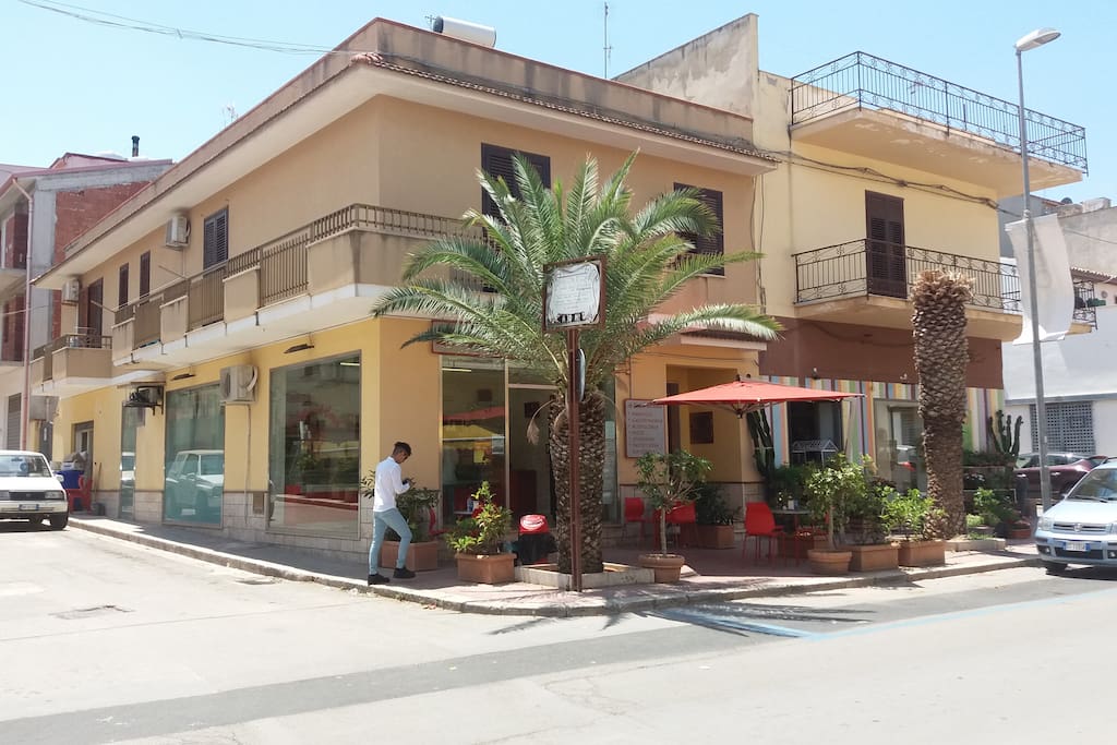 Prospetto Casa Sharon.