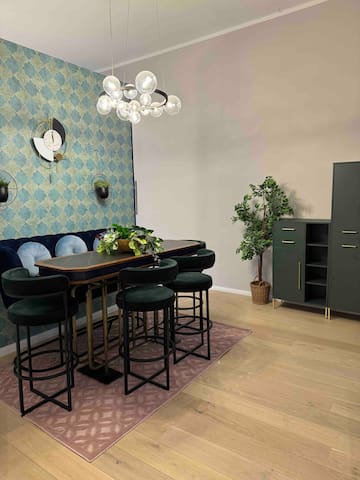 Chic Central Apt. I 4-Rooms • 140m² • Torstraße