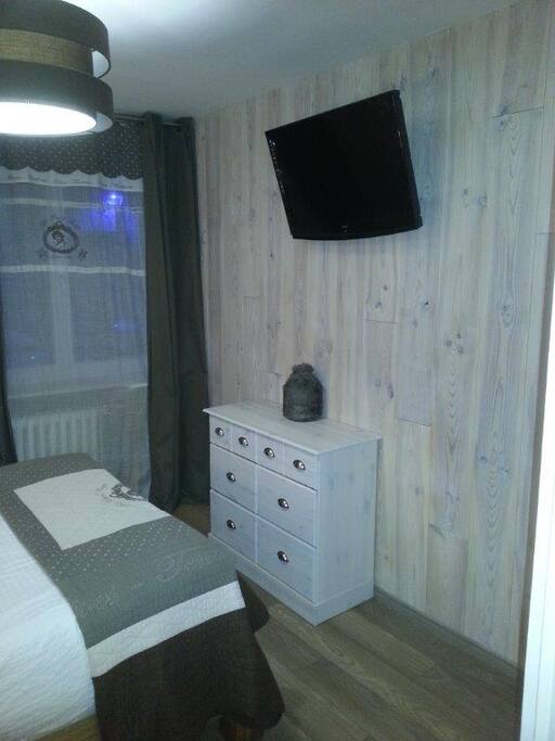 commode et télé