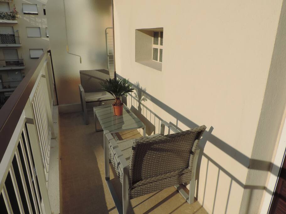 Celeste: enjoy the sunny weather on the newly furnished balcony