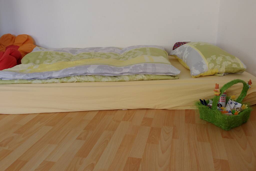 Dein Bett mit Leselicht / your bed with reading light