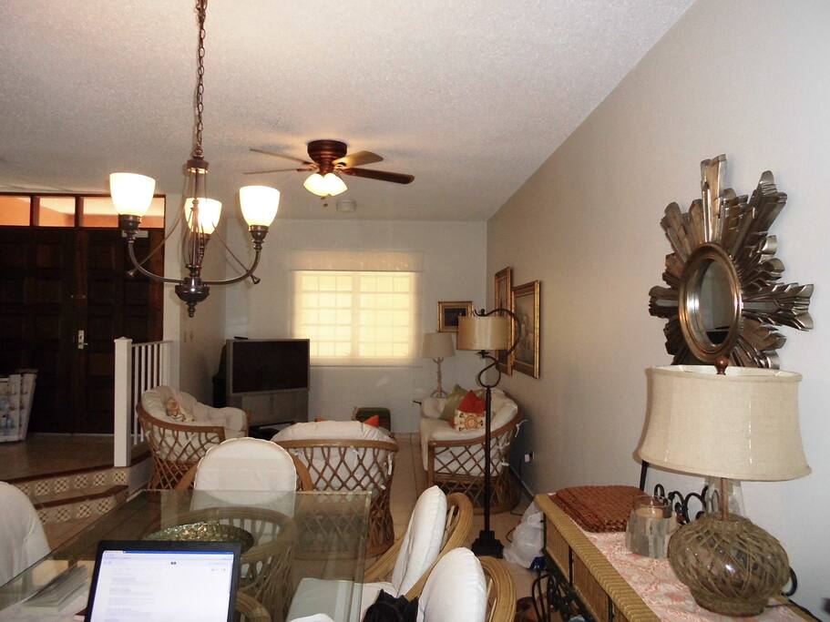 LIVING/DINING ROOM