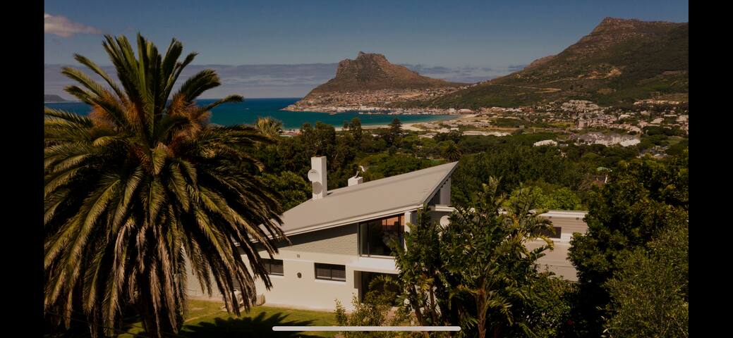 GlamVilla for 8,huge pool,nr beach,ocean view,safe gallery image 3