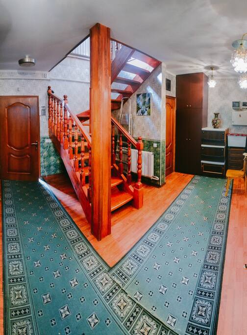 1st floor. Entrance and corridor.