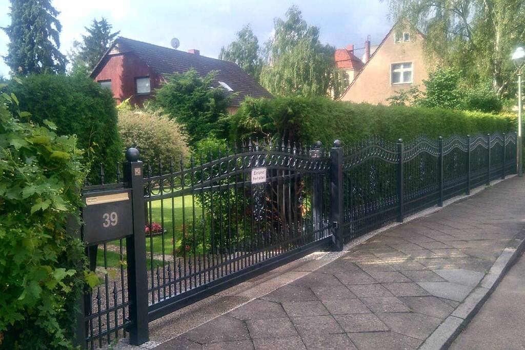 The entrance House Gate